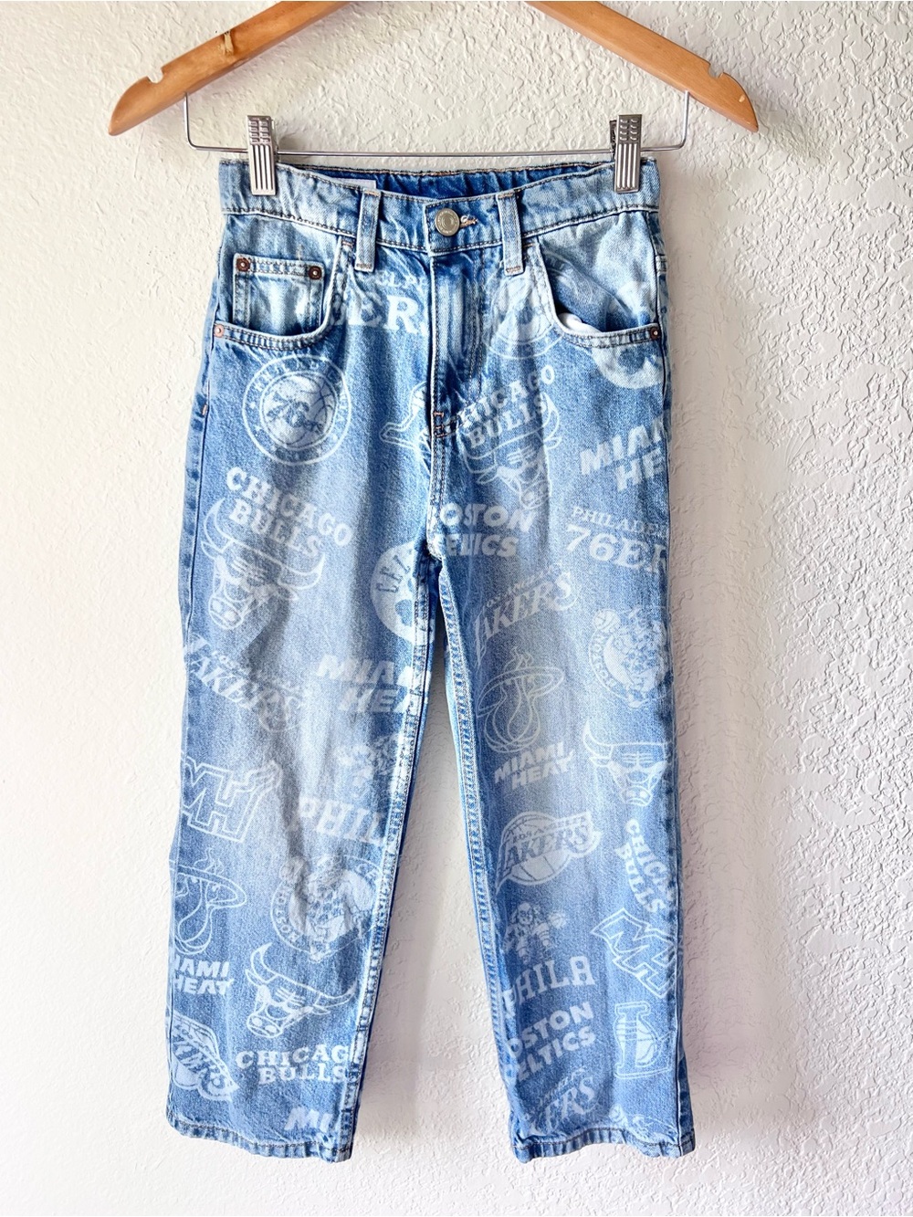 Zara NBA Logo Light Wash Jeans Sz 9